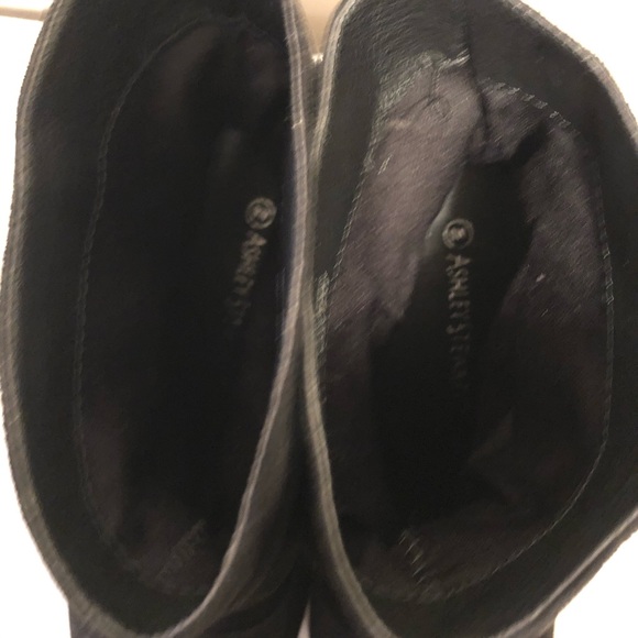 Slouchy ankle length heeled booties - Picture 4 of 4